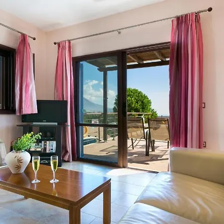 Spartia Bay Cottage Villa